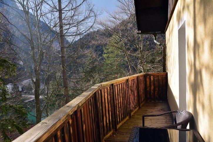 Rooms Barovc By The Lake Jasna Kranjska Gora Esterno foto A balcony